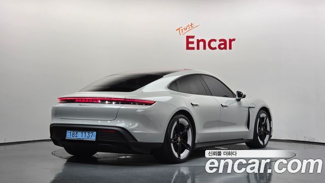 Porsche Taycan Base 4 — пробег 6 490 км — фото 2 из 5