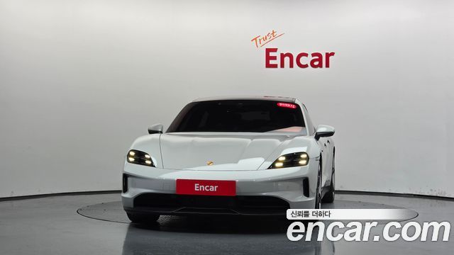 Porsche Taycan Base 4 — пробег 6 490 км — фото 3 из 5