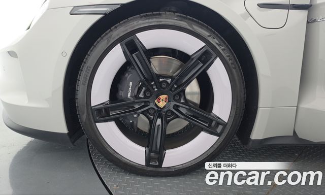 Porsche Taycan Base 4 — пробег 6 490 км — фото 5 из 5