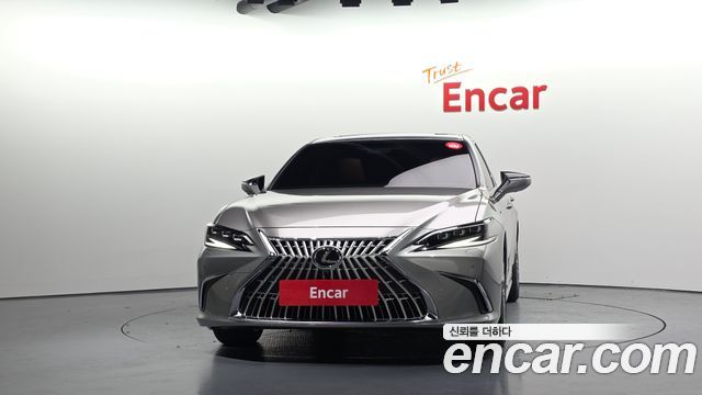 Lexus ES Executive — пробег 7 420 км — фото 3 из 5