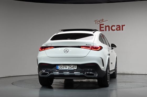 Mercedes-Benz GLC-Class GLC300 4MATIC Coupe — пробег 18 330 км — фото 4 из 5
