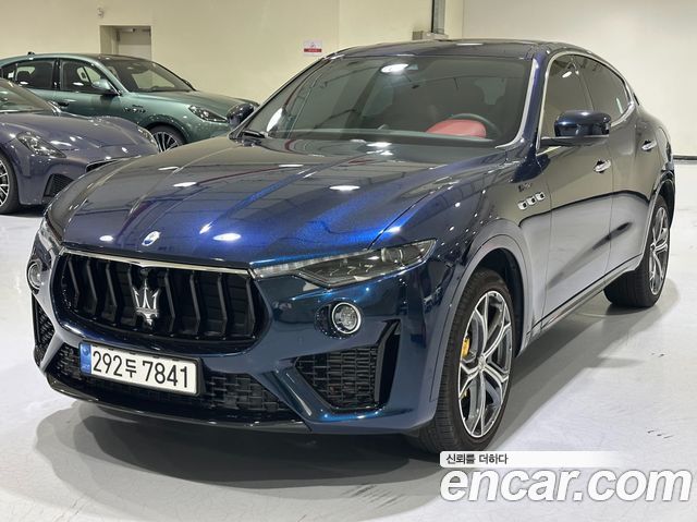 Maserati Levante 3.0 S AWD Modena — пробег 12 100 км — фото 1 из 5