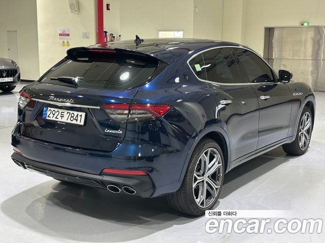 Maserati Levante 3.0 S AWD Modena — пробег 12 100 км — фото 2 из 5