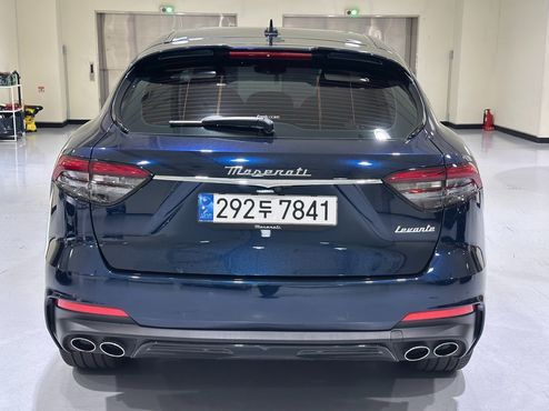 Maserati Levante 3.0 S AWD Modena — пробег 12 100 км — фото 4 из 5