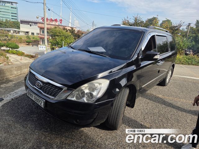 Kia Carnival New Carnival Limousine GLX High-Deluxe — пробег 250 000 км — фото 1 из 5