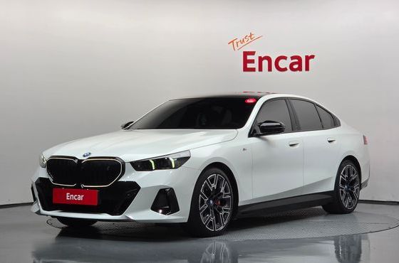 BMW i5 eDrive 40 M Sport Pro — пробег 53 008 км — фото 1 из 5
