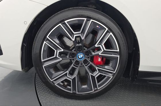 BMW i5 eDrive 40 M Sport Pro — пробег 53 008 км — фото 5 из 5