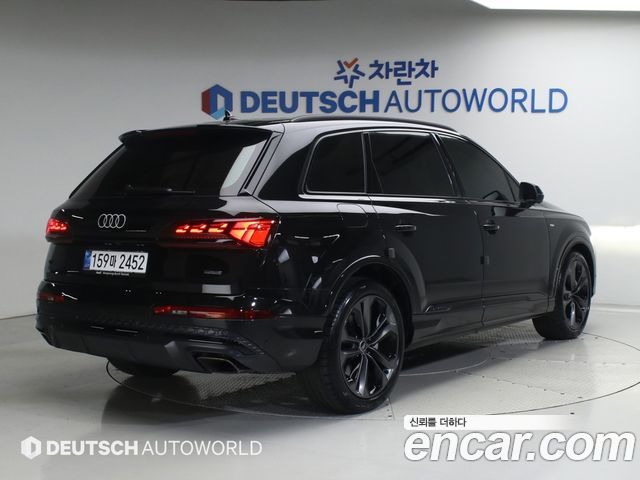 Audi Q7 55 TFSI Quattro Premium — пробег 12 650 км — фото 2 из 5