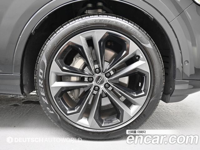 Audi Q7 55 TFSI Quattro Premium — пробег 12 650 км — фото 5 из 5