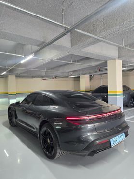 Porsche Taycan 4S — пробег 12 800 км — фото 2 из 5