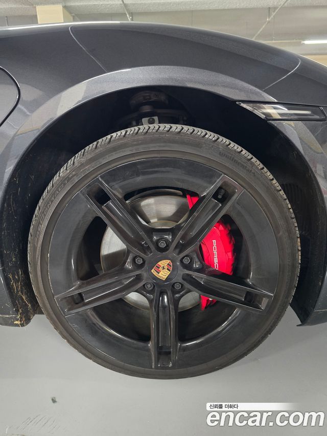Porsche Taycan 4S — пробег 12 800 км — фото 5 из 5