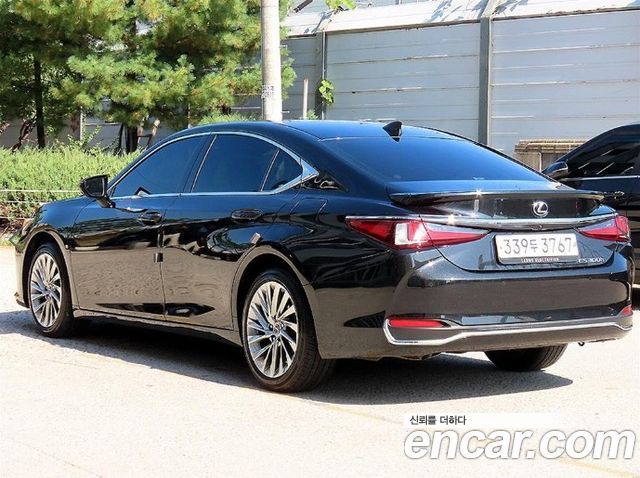 Lexus ES Executive — пробег 57 120 км — фото 3 из 5