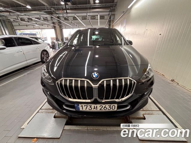 BMW 2-Series 220i Luxury — пробег 22 153 км — фото 2 из 4