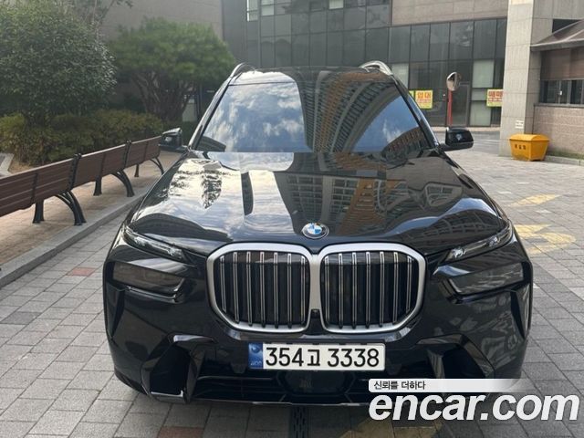 BMW X7 xDrive 40i M Sport 7STR — пробег 10 км — фото 2 из 5
