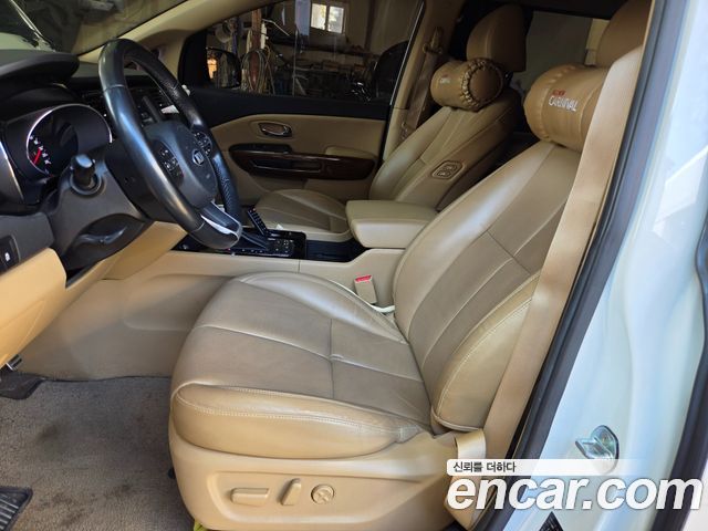 Kia Carnival 9-seater Hi-Limousine Noblesse — пробег 99 291 км — фото 3 из 5