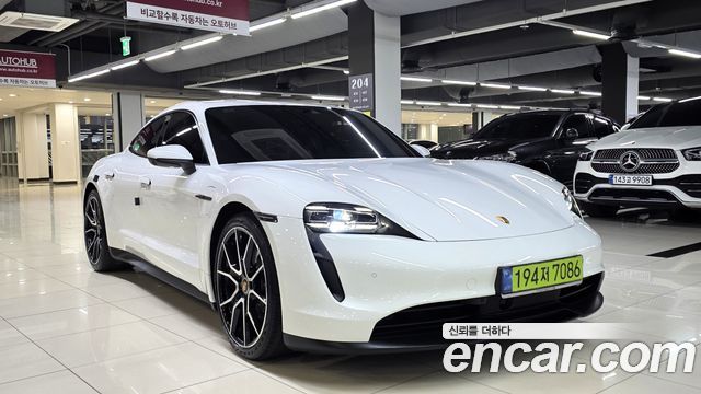 Porsche Taycan Base — пробег 53 903 км — фото 2 из 5