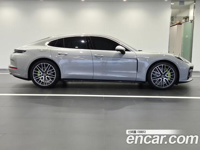 Porsche Panamera 2.9 AWD E-Hybrid — пробег 8 894 км — фото 2 из 5