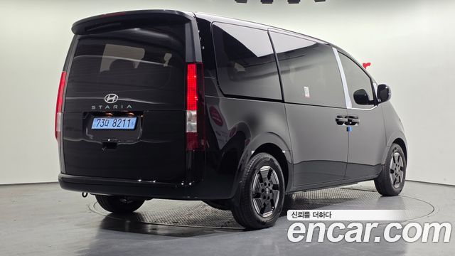 Hyundai Staria EV Tourer 11-Seater Modern — пробег 86 км — фото 2 из 5