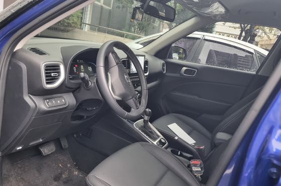 Hyundai Venue 1,6 Premium — пробег 950 км — фото 2 из 5