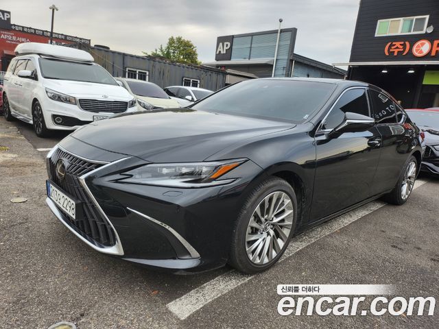 Lexus ES Executive — пробег 19 255 км — фото 1 из 5