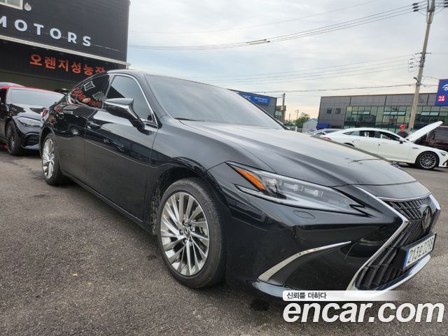 Lexus ES Executive — пробег 19 255 км — фото 2 из 5