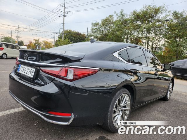 Lexus ES Executive — пробег 19 255 км — фото 3 из 5