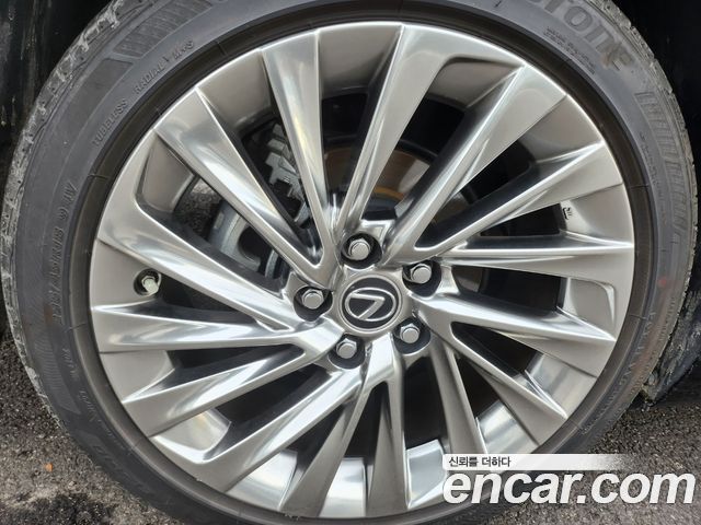 Lexus ES Executive — пробег 19 255 км — фото 5 из 5