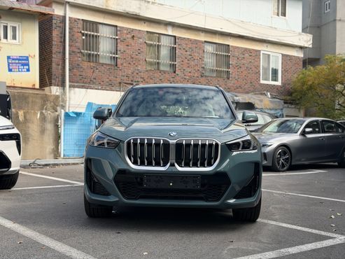 BMW X1 xDrive 20i M Sport — пробег 10 км — фото 3 из 5