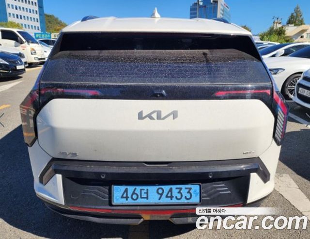 Kia EV3 Long Range 2WD GT Line — пробег 35 966 км — фото 4 из 5
