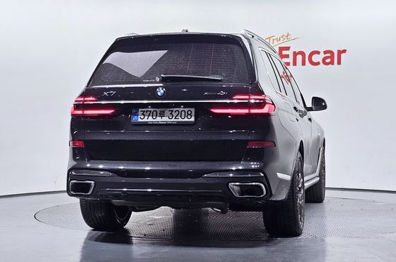 BMW X7 xDrive 40i M Sport 7STR — пробег 12 537 км — фото 4 из 5