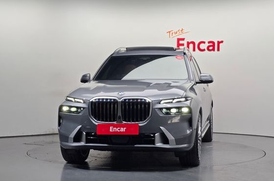 BMW X7 xDrive 40i Design Pure Excellence 6-Seater — пробег 28 570 км — фото 3 из 5