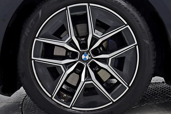BMW 5-Series 520i M Sport — пробег 12 212 км — фото 5 из 5