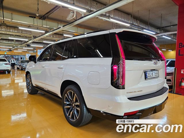 Cadillac Escalade 6.2 Sports Platinum — пробег 28 800 км — фото 2 из 5
