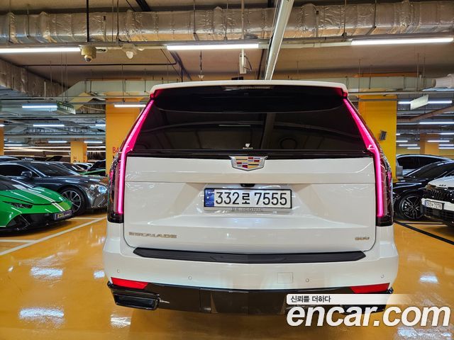 Cadillac Escalade 6.2 Sports Platinum — пробег 28 800 км — фото 4 из 5