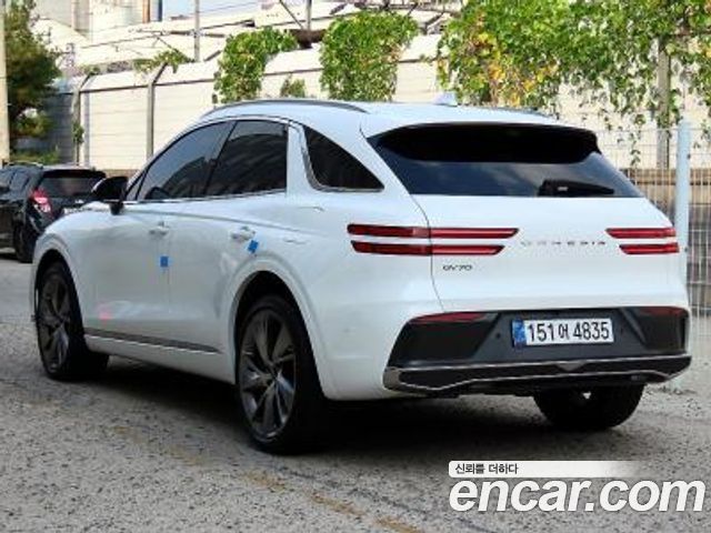 Genesis GV70 2.5T Gasoline 2WD — пробег 25 200 км — фото 3 из 5