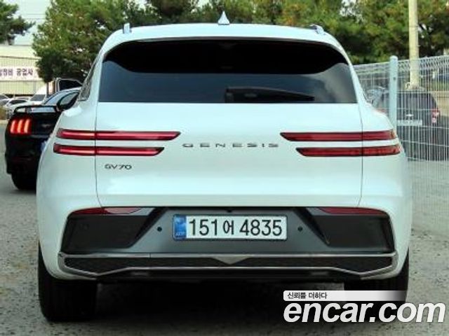 Genesis GV70 2.5T Gasoline 2WD — пробег 25 200 км — фото 4 из 5