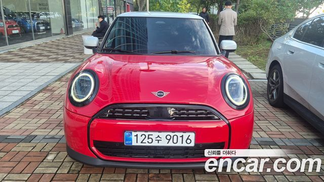 Mini Cooper Classic — пробег 3 712 км — фото 2 из 5