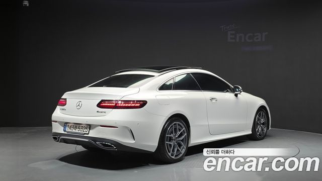 Mercedes-Benz E-Class E300d 4MATIC Coupe — пробег 50 768 км — фото 2 из 5