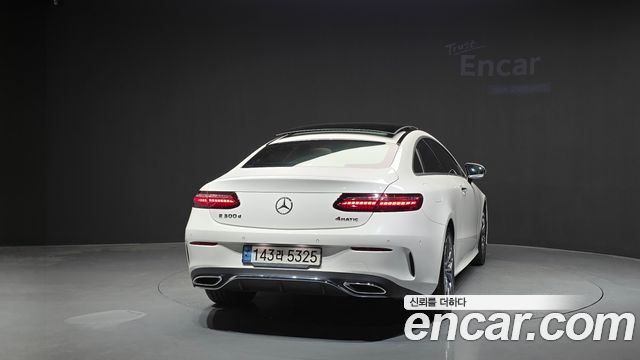 Mercedes-Benz E-Class E300d 4MATIC Coupe — пробег 50 768 км — фото 4 из 5