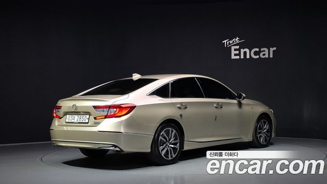 Honda Accord 2.0 Hybrid Touring — пробег 121 922 км — фото 2 из 5