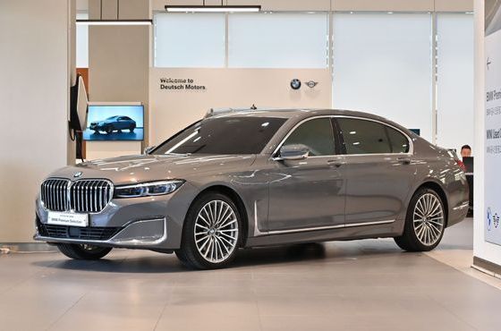 BMW 7-Series 730Ld xDrive Design Pure Excellence — пробег 75 706 км — фото 1 из 5