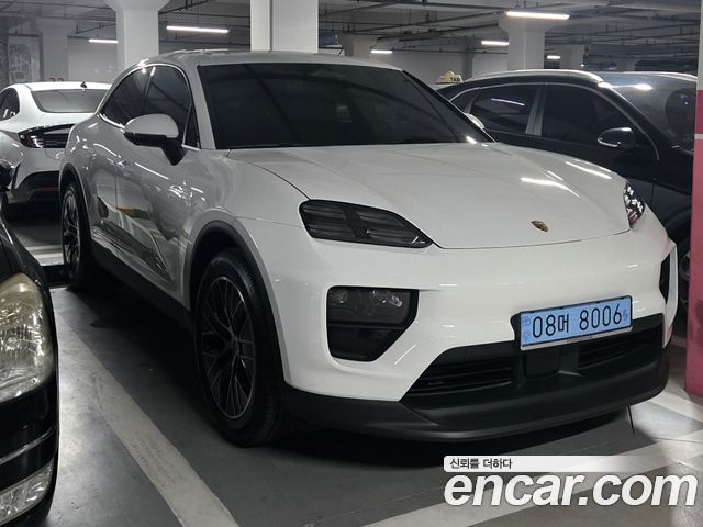 Porsche Macan Base 4 — пробег 1 903 км — фото 3 из 5