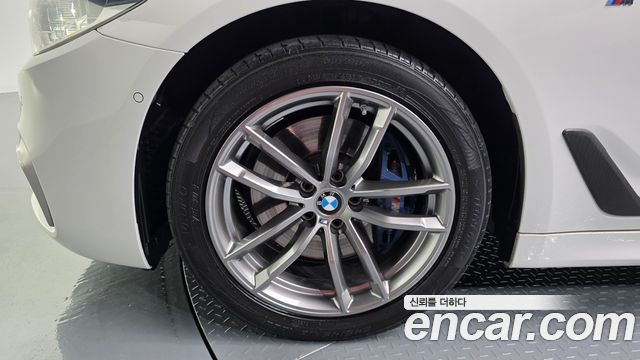 BMW 5-Series 530i xDrive M Sport Package Plus — пробег 176 147 км — фото 5 из 5
