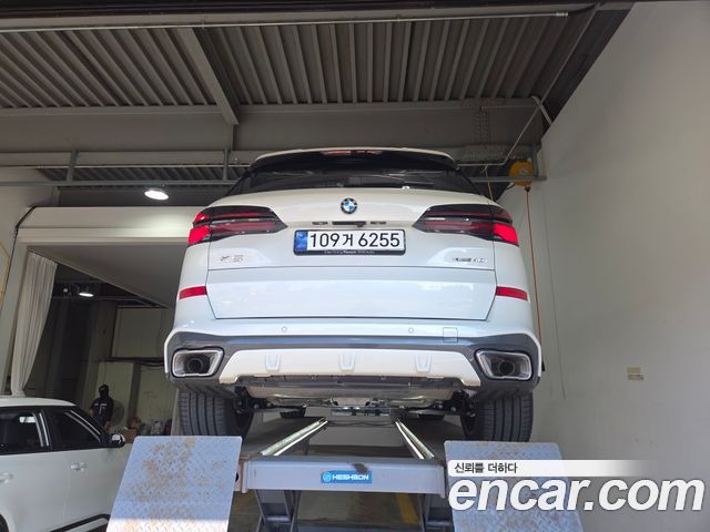 BMW X5 xDrive 40i M Sport — пробег 5 274 км — фото 2 из 3