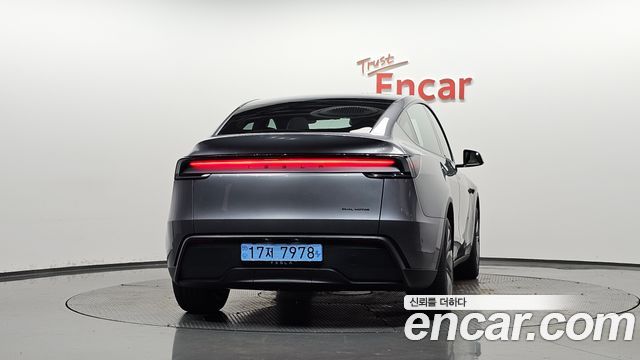 Tesla Model Y Premium Long Range AWD — пробег 1 205 км — фото 4 из 5