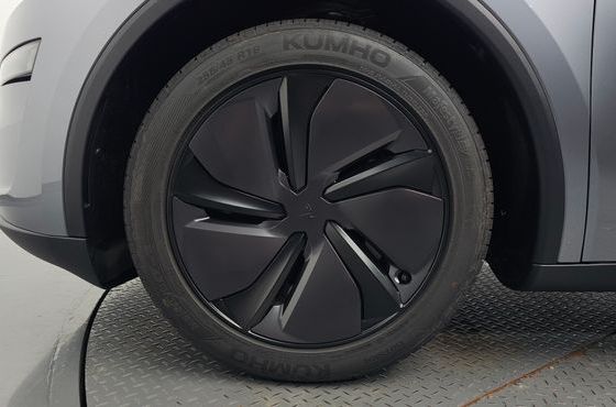 Tesla Model Y Premium Long Range AWD — пробег 1 205 км — фото 5 из 5
