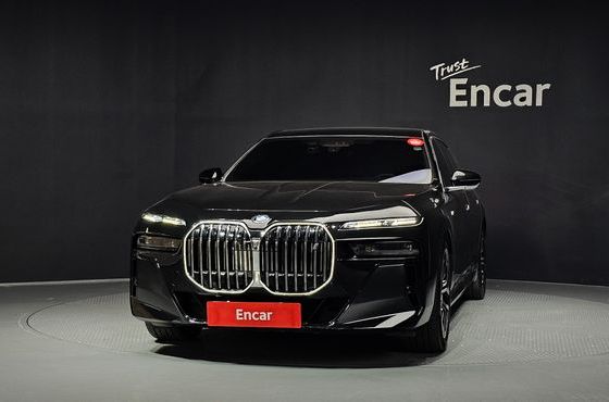 BMW i7 eDrive 50 M Sport — пробег 92 951 км — фото 3 из 5