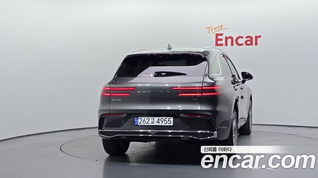 Genesis GV70 2.5T Gasoline AWD — пробег 27 104 км — фото 4 из 5