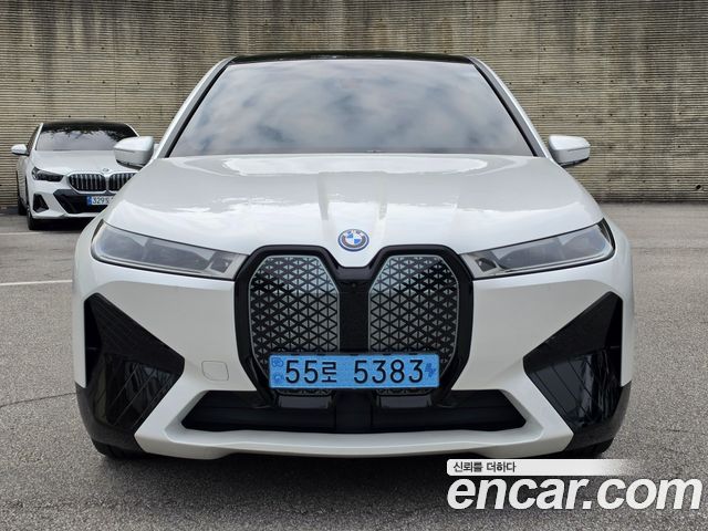 BMW iX xDrive50 Sports Plus — пробег 56 028 км — фото 3 из 5