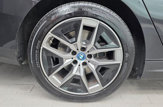 BMW i5 eDrive 40 — пробег 35 664 км — фото 5 из 5